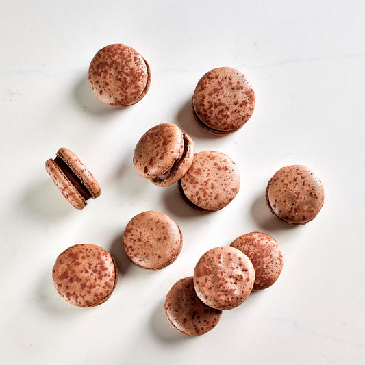 Crunchy Arriba chocolate Macaron